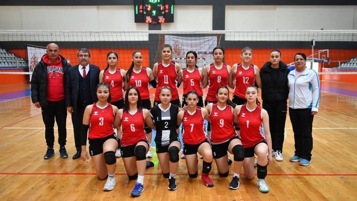 KIZ VOLEYBOL TAKIMIMIZ İL İKİNCİSİ OLDU